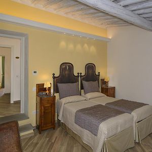 Camera con letto king size